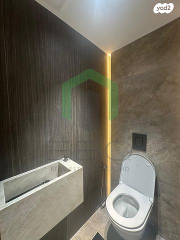 דירת גן, משה דיין, אזור הבילויים, רמת גן