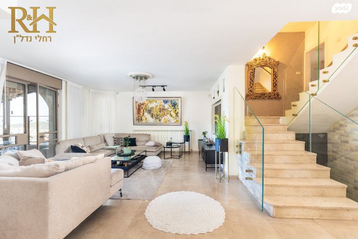 בית פרטי/ קוטג', עלמון, קרית יערים, גבעת זאב