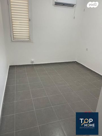 דירה, יצחק גרינבוים, נאות שקד, נתניה