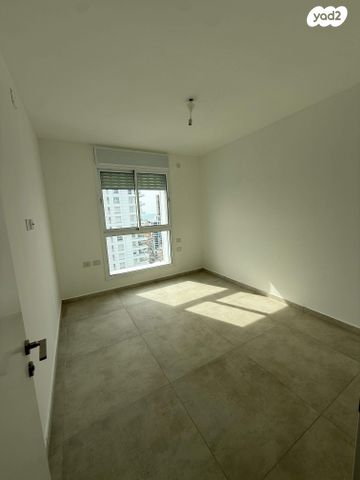 דירה, כיכר העצמאות, מרכז העיר דרום, נתניה