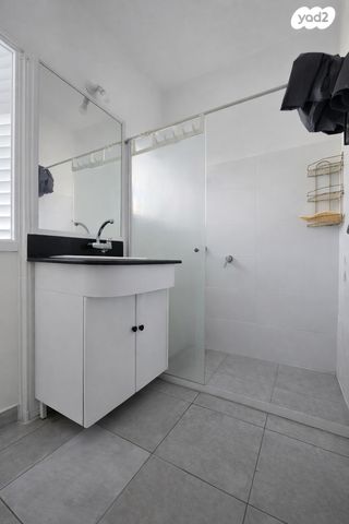 גג/ פנטהאוז, הבעש"ט, נאות רחל, חולון