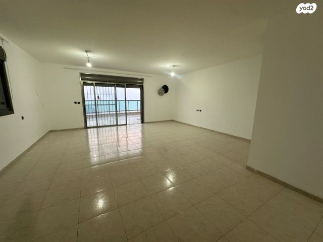 גג/ פנטהאוז, מורן, שיכון עובדים, טבריה