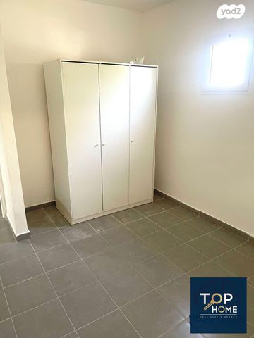 דירה, יצחק גרינבוים, נאות שקד, נתניה