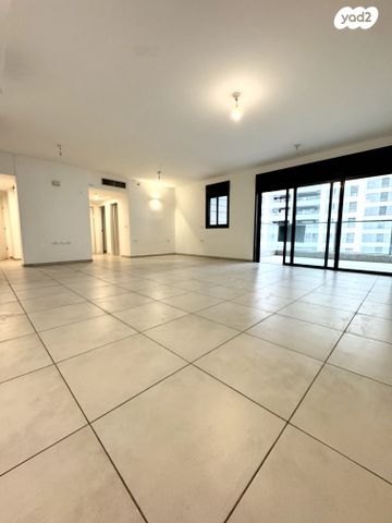 אמנון ליפקין שחק 8