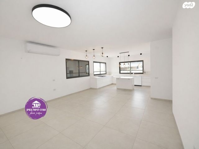 בית פרטי/ קוטג', יהודיה, רובע 11, קצרין