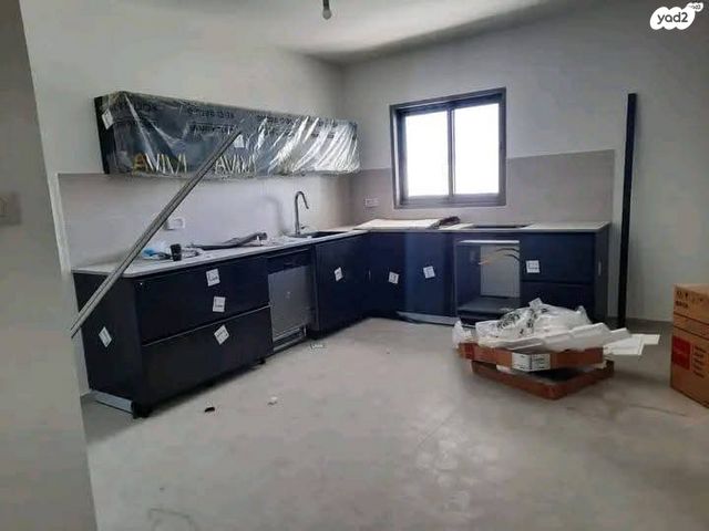 גג/ פנטהאוז, אורי אלמוג, קרית רבין, חולון