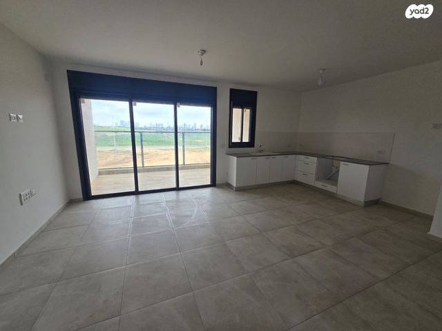 לאה גולדברג 