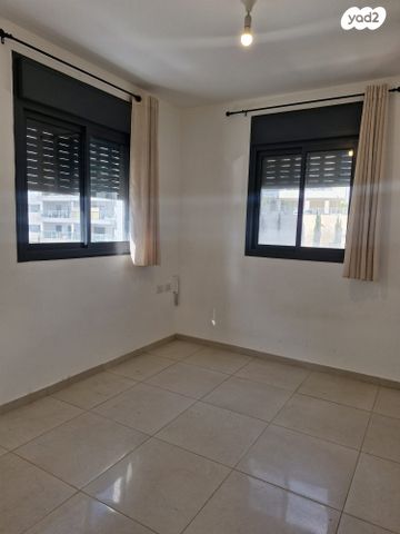 דירה, לוטם 21, הפרחים, חריש