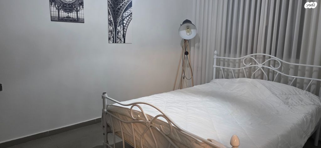 דירה, יצחק שדה, שיכון עובדים, טבריה