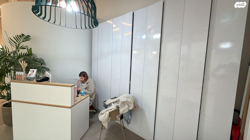 חנויות/ שטח מסחרי