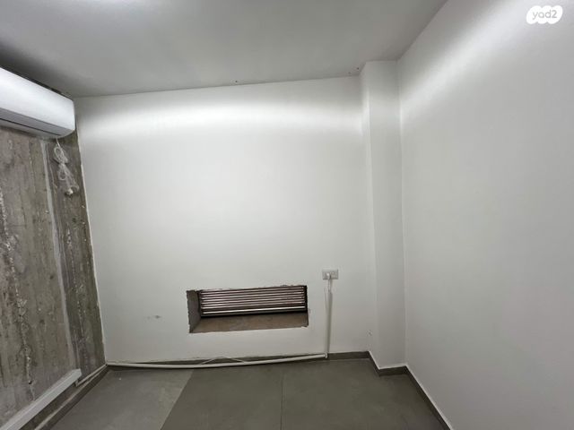 חנויות/ שטח מסחרי, שדרות קק"ל, מוצקין הותיקה, קרית מוצקין