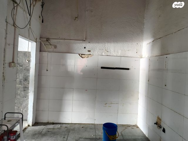 מבני תעשיה, תושיה 12, מונטיפיורי, הרכבת, תל אביב יפו