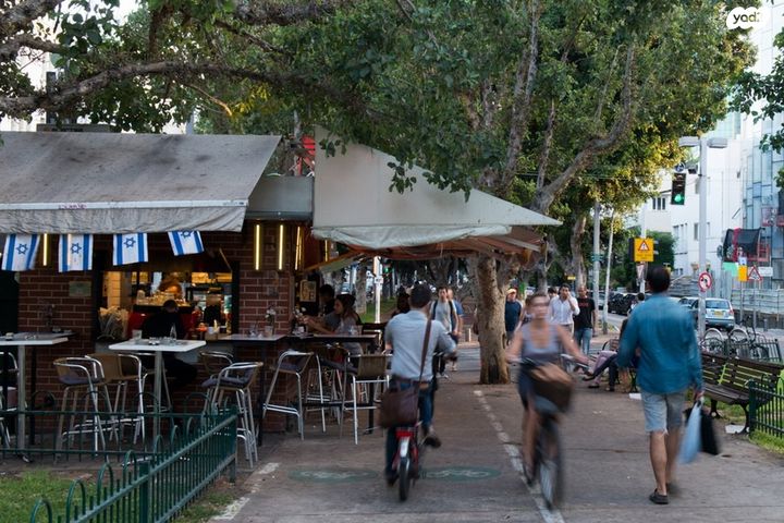 חנויות/ שטח מסחרי