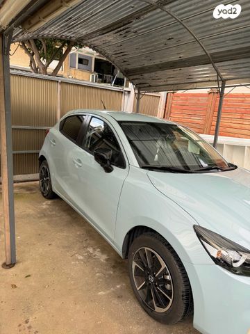 מודעת רכב מאזדה 2