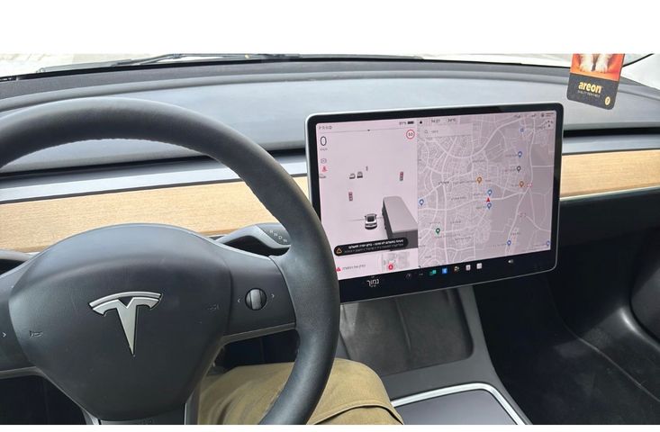 מודעת רכב טסלה מודל 3