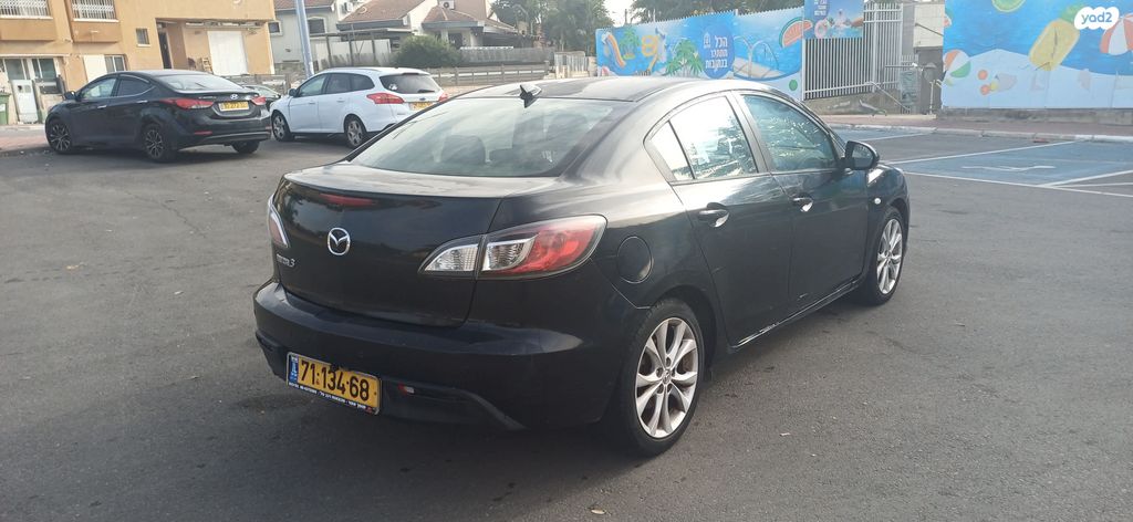 מאזדה 3
