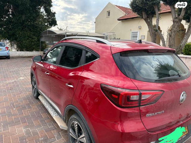 מודעת רכב אם ג'י ZS