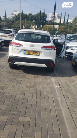 מודעת רכב טויוטה קורולה קרוס