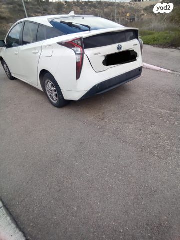 טויוטה פריוס