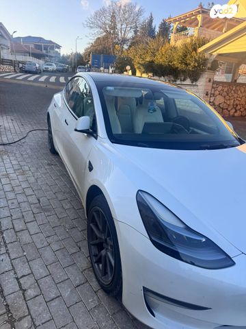 מודעת רכב טסלה מודל 3