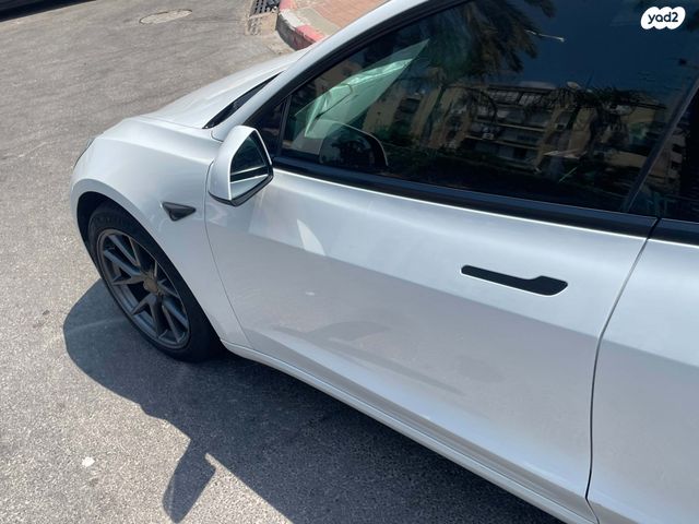 מודעת רכב טסלה מודל 3