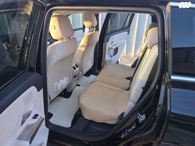 מודעת רכב מרצדס-בנץ EQB