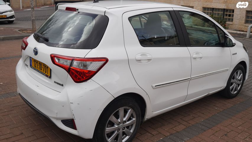 טויוטה יאריס