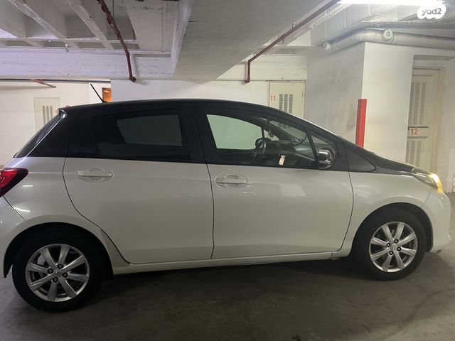 טויוטה יאריס