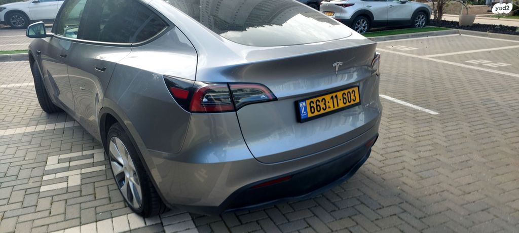 מודעת רכב טסלה מודל Y