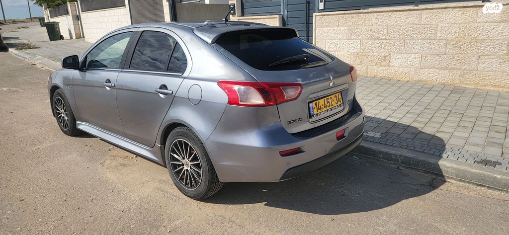 מיצובישי לנסר