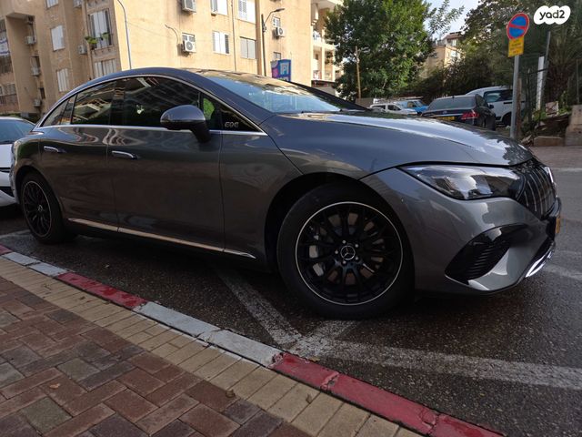 מודעת רכב מרצדס-בנץ EQE