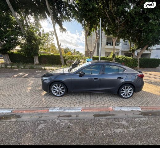 מודעת רכב מאזדה 3