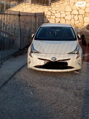 טויוטה פריוס