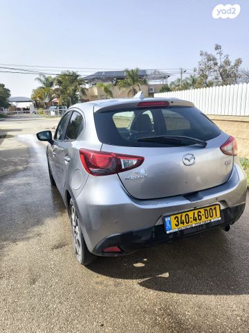 מודעת רכב מאזדה 2