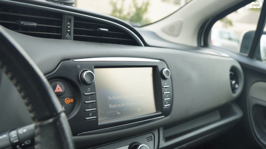 טויוטה יאריס