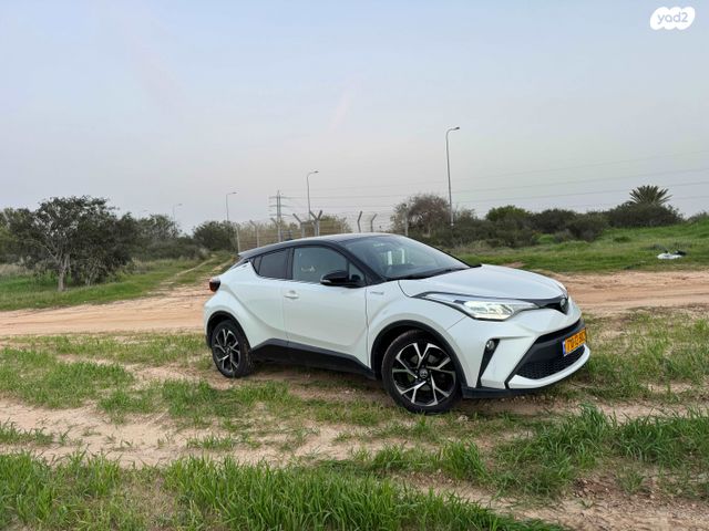 מודעת רכב טויוטה C-HR