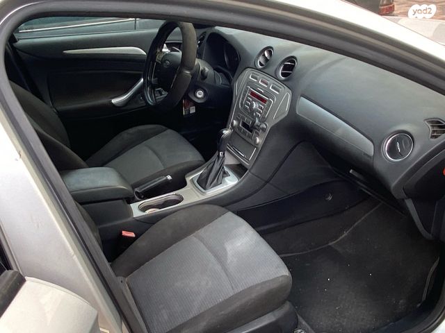 פורד מונדאו