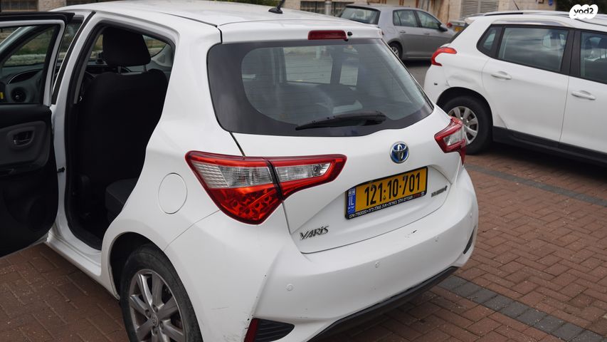 טויוטה יאריס