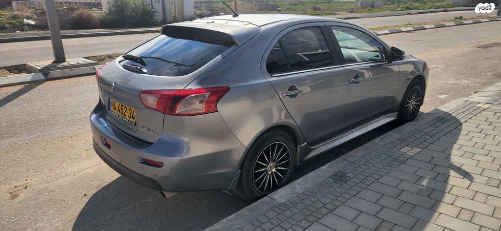 מיצובישי לנסר