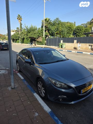 מודעת רכב מאזדה 3
