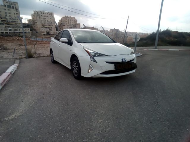 טויוטה פריוס