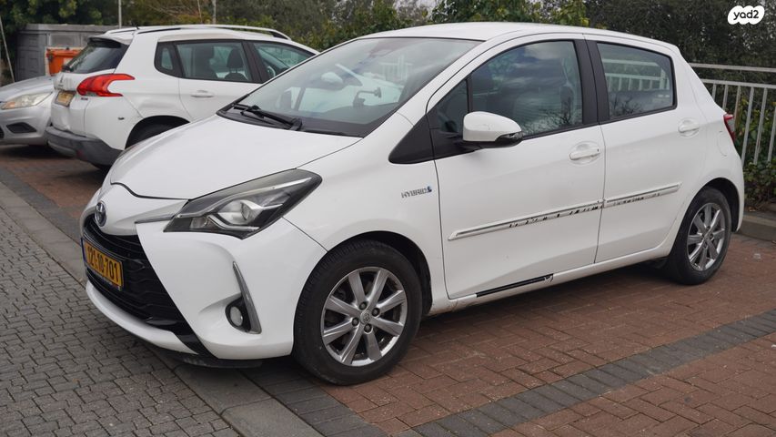 טויוטה יאריס