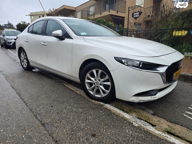 מודעת רכב מאזדה 3