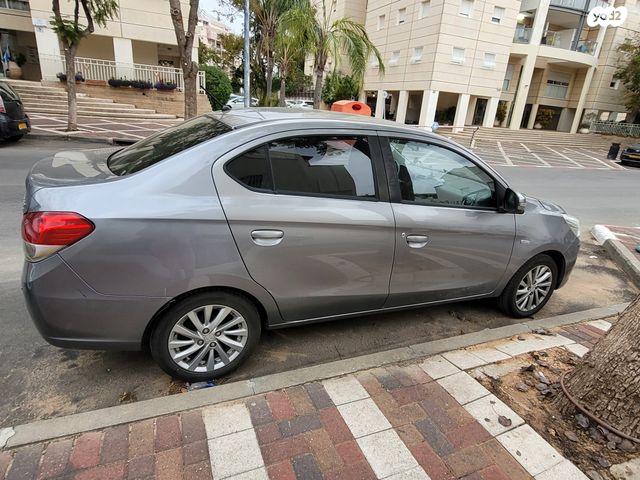 מיצובישי אטראז'