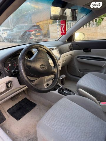 יונדאי אקסנט i25