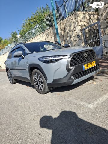 טויוטה קורולה קרוס
