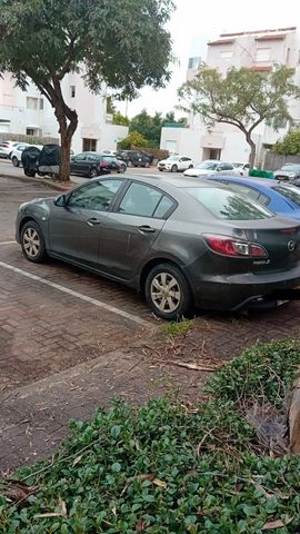 מודעת רכב מאזדה 3