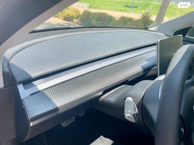 מודעת רכב טסלה מודל 3