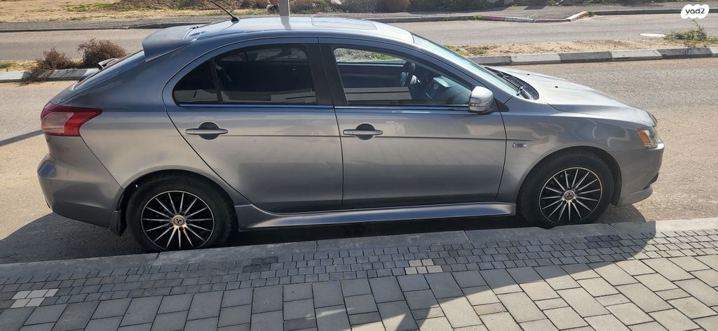 מיצובישי לנסר