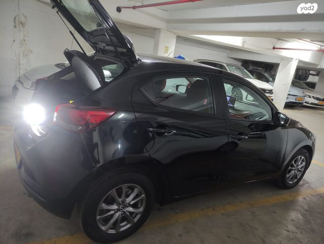 מודעת רכב מאזדה 2